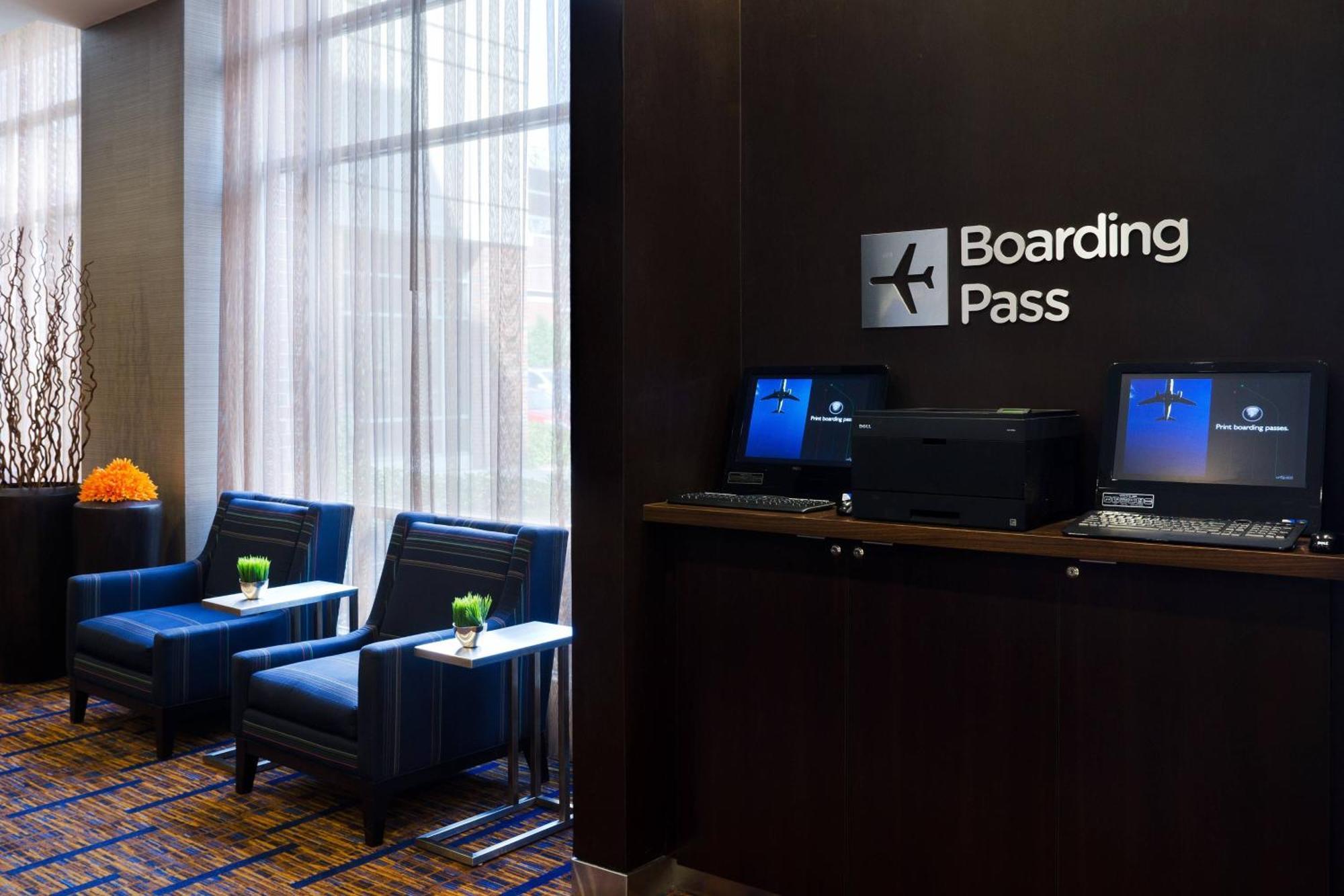 Отель Courtyard By Marriott Birmingham Downtown At Uab Экстерьер фото