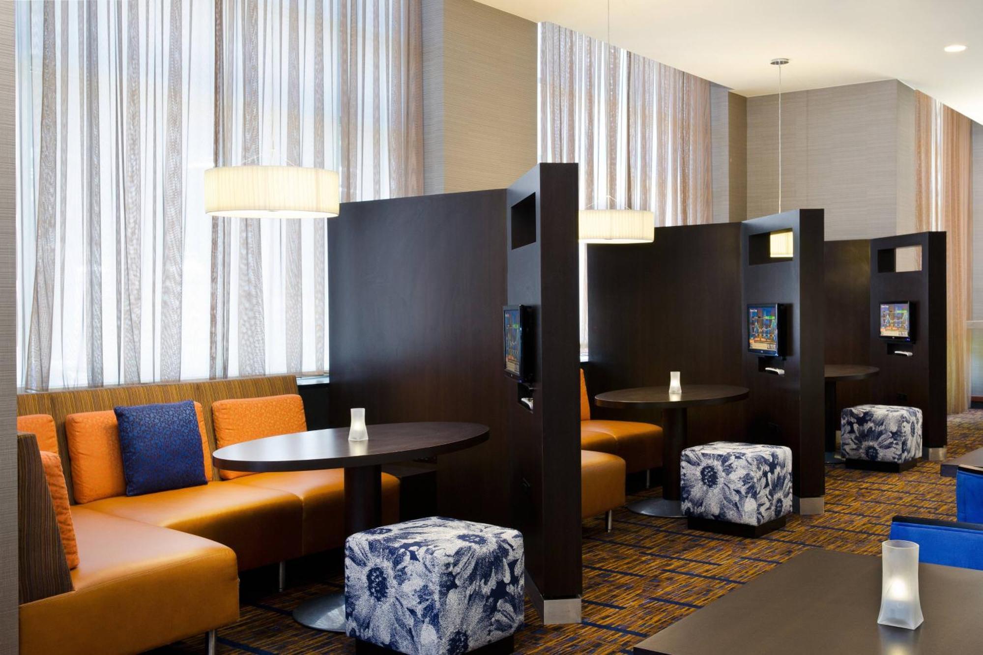 Отель Courtyard By Marriott Birmingham Downtown At Uab Экстерьер фото